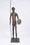MARIO AGOSTINELLI - Mario Morel Agostinelli (1915/2000). Escultura em bronze representando Dom Quixote, medindo 100x34 cm, haste 108cm (pé esquerdo apresenta furo).