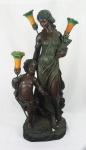 Luminária em resina  patinada, representando Mulher com criança, para 3 lâmpadas com tulipas em pasta de vidro. No estado ( descascado na base). Medidas 110 x 60 cm.