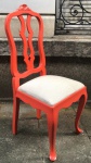 Conjunto de 6 cadeiras laqueadas na cor laranja.