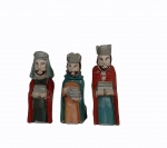 "Três Reis Magos", Juazeiro do Norte-CE, conjunto com 3 peças em madeira policromada medindo 13 cm de altura.