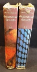 (LOTE CONTÉM 2 ITENS). CABANNE, Pierre. Dictionnaire des arts. Paris: Bordas, 1979. V. 1 e 2.: il. p&b.; 28 x 22 cm. Aprox. 4.354 g. Assunto: Artes. Idioma: Francês. Estado: Obras com contracapa, capa dura e folhas envelhecidas com marcas do tempo. V. 1- A-J; V. 2- K-Z. (CI: 300).