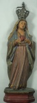 Imagem de Nossa Senhora, Sagrado Coração de Maria em madeira policromada. Acompanha coroa. Brasil. Séc XIX. Alt. 24 cm. RETIRADA POR CONTA DO COMPRADOR BAIRRO COPACABANA.