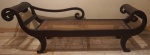 Canapé estilo recamier em madeira nobre escurecido com palha sintética, precisa ser refeita, pés arqueador braços desenhados, medindo 82x2,40x0,60 cm.