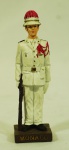 Estatueta em resina, representando um soldado do Principado de Mônaco, Monte Carlo. original de Mônaco. Med. 12 x 4 cm.