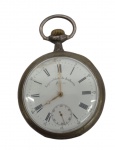 Relógio de bolso, mostrador com algarismo romano. Diâm 5 cm. No estado (não testado).