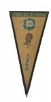 COLECIONISMO. Flâmula "Coleção de Ouro" da CBD da Copa Mundial de 1958 com estampa da face do jogador DIDI autografada ( Valdir Pereira). (Bom estado) . Alt. 30 cm.