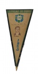 COLECIONISMO. Flâmula "Coleção de Ouro" da CBD da Copa Mundial de 1958 com estampa da face do jogador DE SORDI autografada ( Nilton De Sordi). (Bom estado) . Alt. 30 cm.