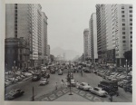 Fotografia. "Avenida Presidente Vargas - Rio de Janeiro", fotógrafo MILAN, datado 9.4.1953, pb, 20 x 25 cm.