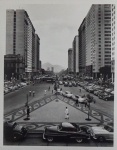 Fotografia. Fotografia. "Avenida Presidente Vargas - Rio de Janeiro", fotógrafo MILAN, datado 9.4.1953, pb, 25 x 20 cm.