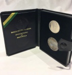 "Sesquicentenário da Independência do Brasil" (1822-1972) - 2 moedas,  níquel e prata (1 cruzeiro, 20 cruzeiros), acondicionadas em estojo original em couro, com brasão da República, emitido pelo Banco Central do Brasil.