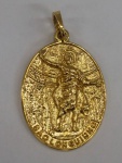 Medalha banhada a ouro, representando São Longuinho, peso 4.90g, medida aproximada 25mm.