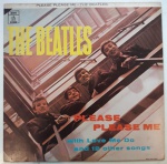 THE BEATLES "PLEASE PLEASE ME" - LP  de vinil, ano de lançamento 1963, capa original com marcas de tempo e uso, disco pode conter arranhões, não testado.