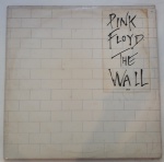 PINK FLOYD "THE WALL"- LP de vinil, ano de lançamento 1979, capa original com marcas de tempo e uso, disco pode conter alguns arranhões, não testado.