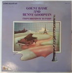 COUNT BASIE AND BENNY GOODMAN- FROM BROADWAY TO PARIS. LP de vinil, ano de lançamento 1973, capa original com marcas de tempo e uso, disco  pode conter alguns arranhões, não testado.