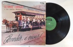 ALTAMIRO CARRILHO E SUA FAMOSA BANDINHA- RECORDAR É VIVER, LP de vinil, ano de lançamento 1969, capa original com marcas de tempo e uso, disco pode conter alguns arranhões, não testado.