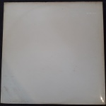 THE BEATLES "WHITE ALBUM", LP de vinil, disco duplo, ano de lançamento 1968, capa original com marcas de tempo e uso, disco pode conter alguns arranhões, não testado.