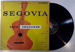 ANDRÉS SEGOVIA - BACH: CHACONNE, LP de vinil, ano de lançamento 1977, capa original com marcas de tempo e uso, disco pode conter alguns arranhões, não testado.