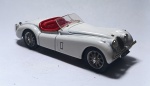 Brumm Jaguar fundido R101  1948, - Branco,  escala 1/43, med 10 x 3 cm.