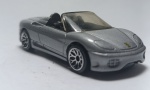Hot Wheels, Ferrari 360 Spider 2001, Conversivel prateado, escala 1/64. med 6,5 x 2,5 cm.