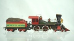 Locomotiva e vagão 4-4-0 General Mantua escala HO- cor: vermelho e verde- feito de metal- medindo 11 x 3 x 4 cm e 7 x 3,5 x 3,5 cm