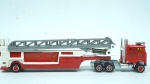 Majorete- miniatura de caminhão dos bonbeiros série 600- escala HO- cor: vermelhoe branco- feito de metal- 21 x 3 x 5 cm. Está na caixa.