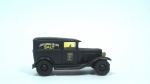Ertl- miniatura automobilistica 1930 chevrolet series ad 1/2 ton deluxe delivery- escala 1/64- cor: preto- feito de metal- med 8,5 x 4 x 4 cm.