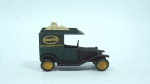Safir- miniatura automobilistica camionette citroen postes 14 1923- escala 1/64- cor: ver e amarelo- feito de metal- med 8 x 4 x 4,5 cm.