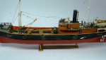 Barco rebocador GY 123 Kandahar- cor: vermelho branco e preto- feito de plástico- med 34 x 5 x 17 cm.