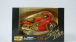 Maisto- miniatura de motocicleta Ducati Special Edition- escala 1/18- cor: vermelho- feito de metal- está na caixa.