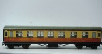 Meccano-2 miniaturas de vagões de viagem Hornby Dublo M 4183- escala HO- cor: vermelho e bege- feito de metal- med 22 x 3,5 x 4 cm.