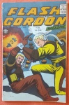 Flash Gordon n. 30 de abr/63 da RGE em Muito Bom estado, lombada reta, sem os grampos, capa com pequeno refilo, fora isso excelente, com 36 páginas.