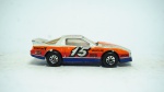 Matchbox- Pontiac Firebird Racer 15, escala 1/64, branco, laranja e azul, modelo metal die-cast, med 7 x 2,5 cm