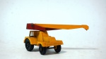 Lesney- miniatura de guindaste com guincho móvel Jumbo Crane- feito na Inglaterra- cor: amarelo e vermelho- modelo metal die-cast- med 8 x 2,5 cm.